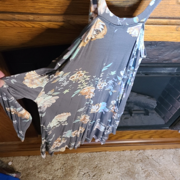 Dress - Picture 3 of 5